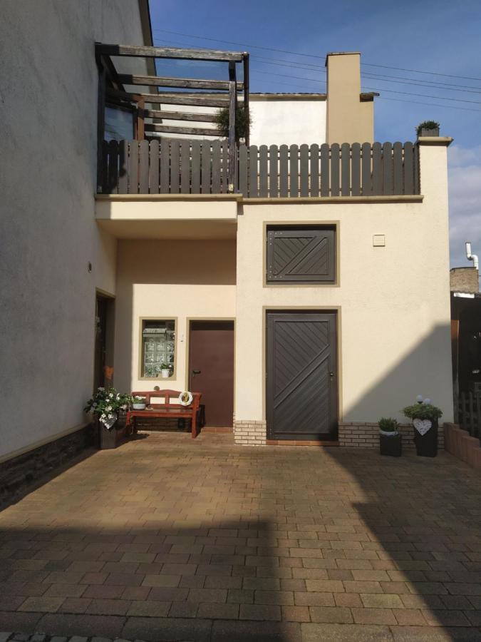 Neef Ferienhaus Treis מראה חיצוני תמונה